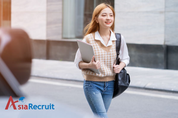 Hit the ground running: Tips on how to maximize your 1st month at your new role